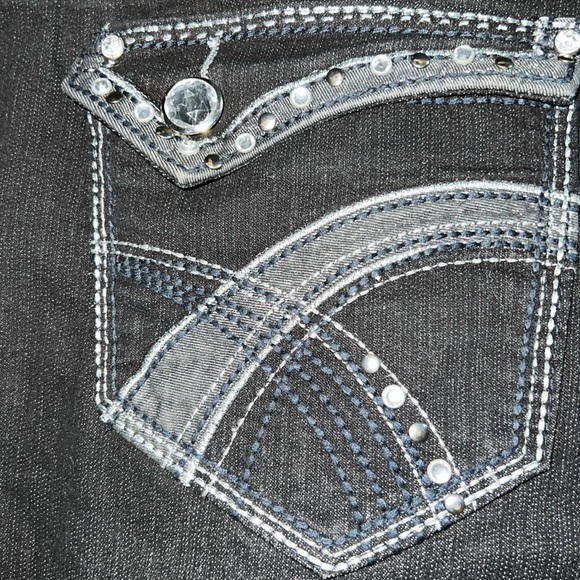Vintage Cato Jeans with Swarovski style diamonds on pockets. - Picture 6 of 10